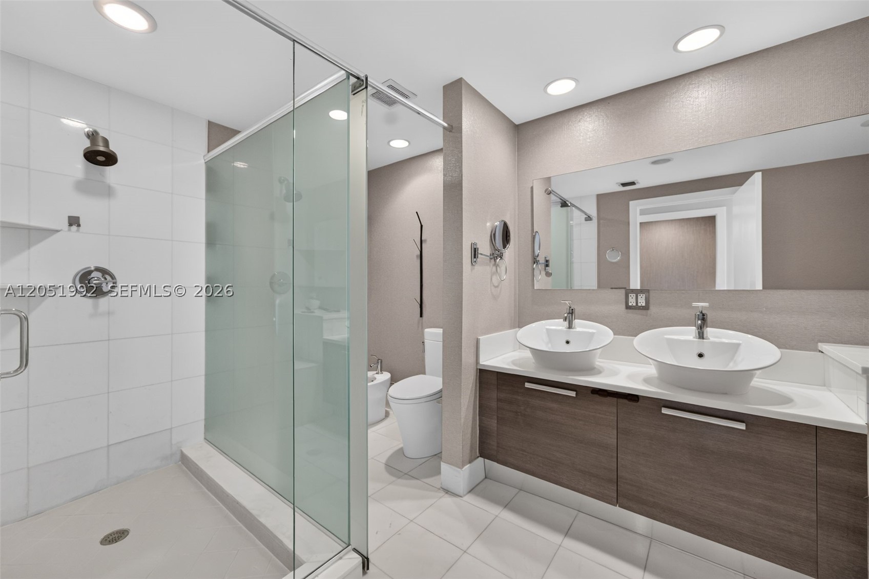 2950 NE 188th St #406, Aventura FL 33180