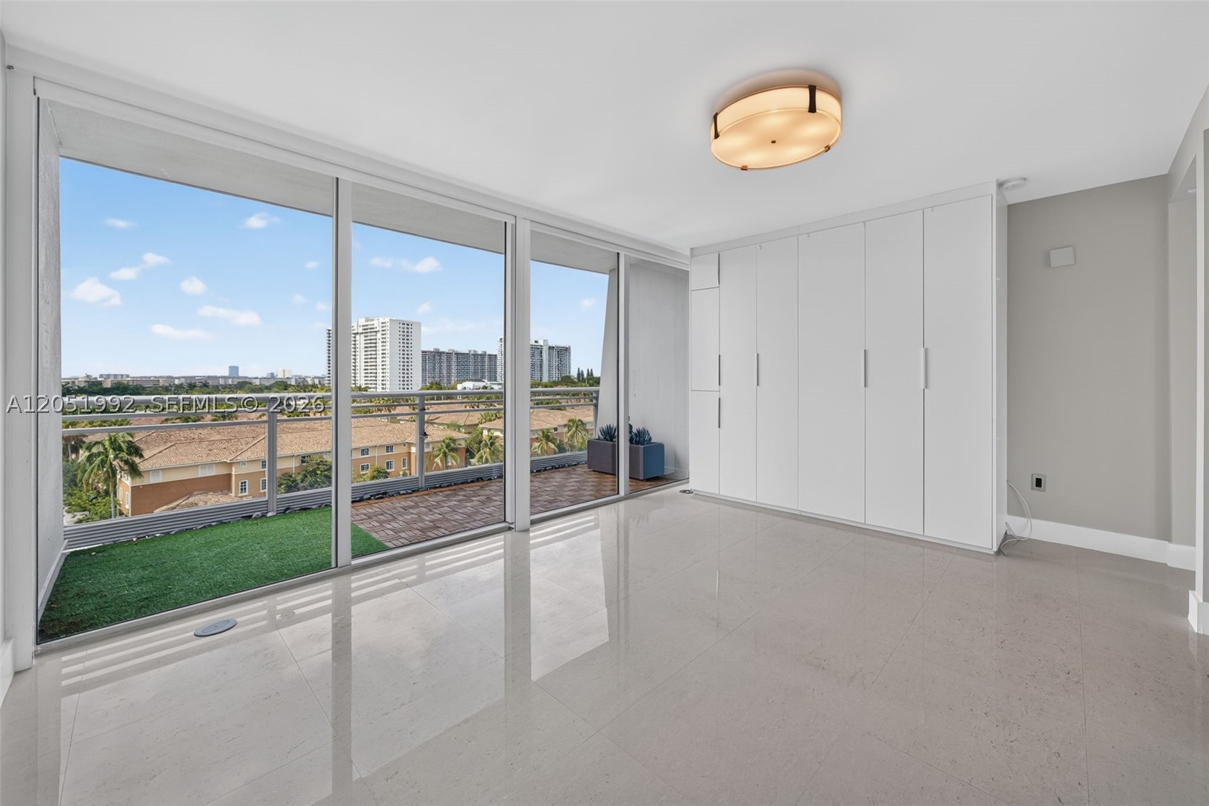 2950 NE 188th St #406, Aventura FL 33180