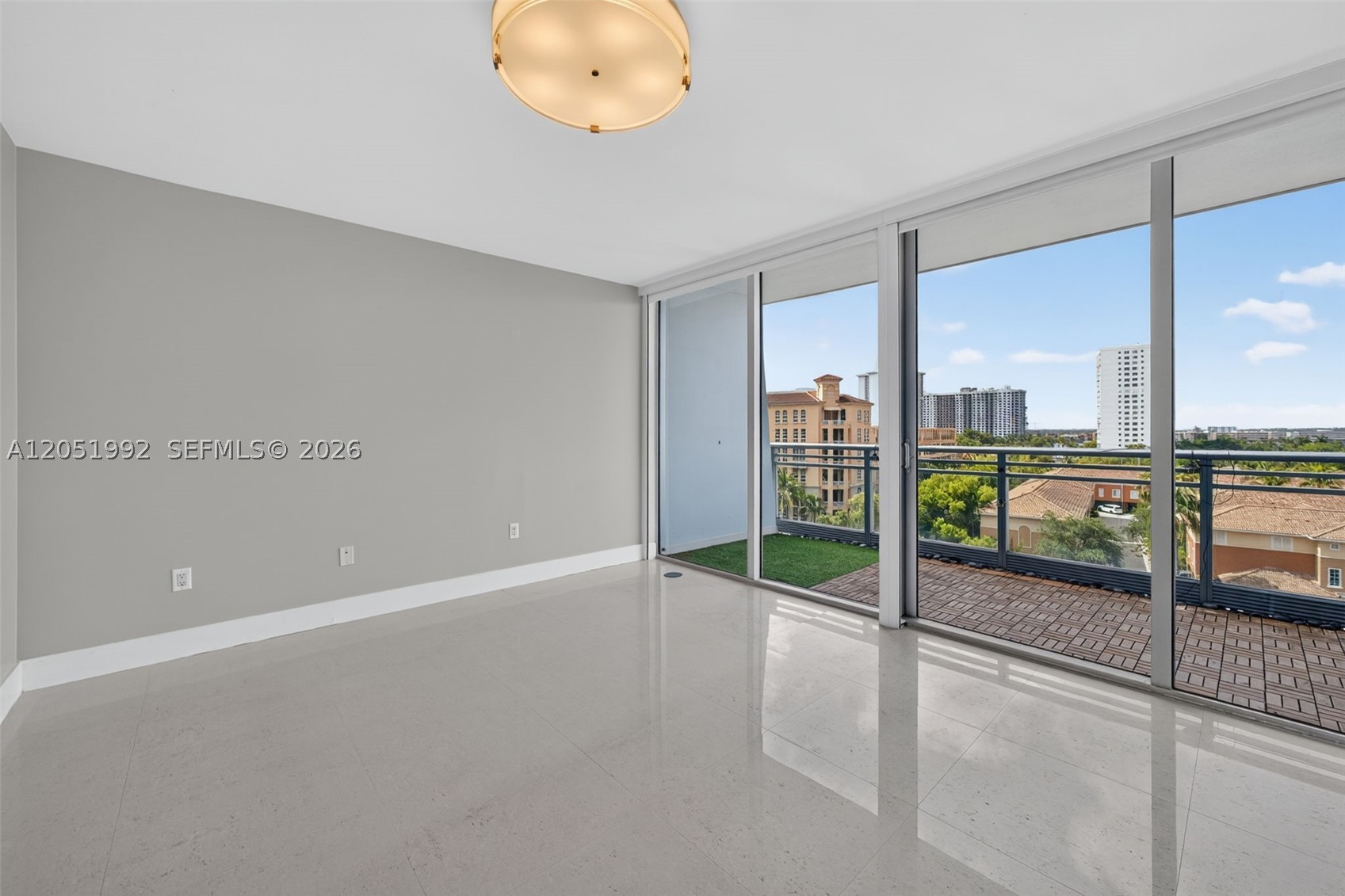 2950 NE 188th St #406, Aventura FL 33180