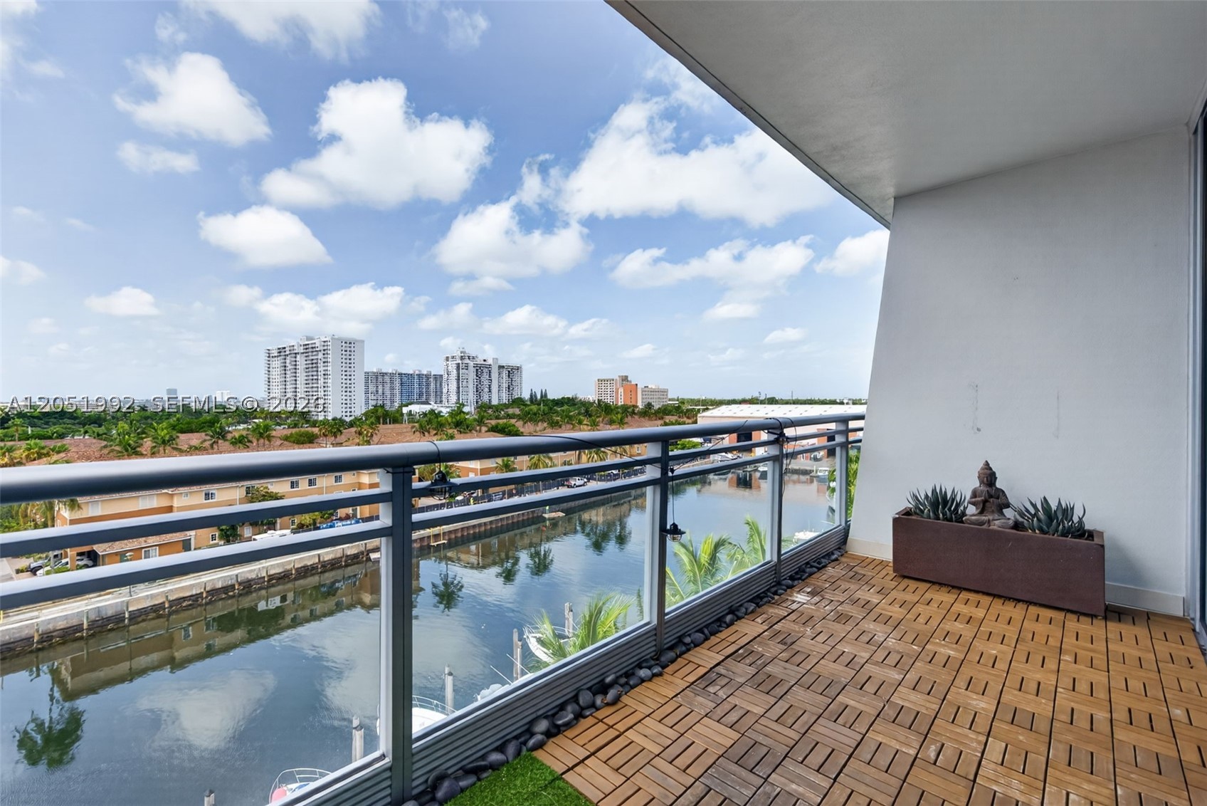 2950 NE 188th St #406, Aventura FL 33180