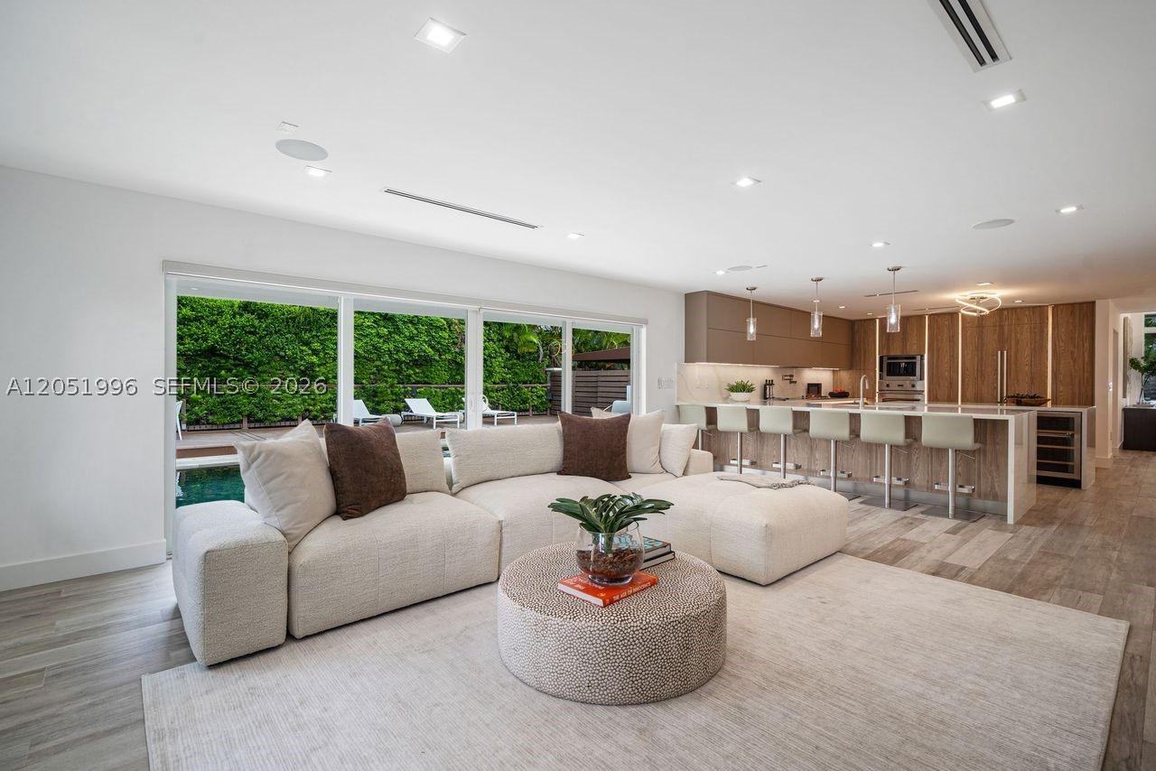 6370 SW 144th St, Coral Gables FL 33158