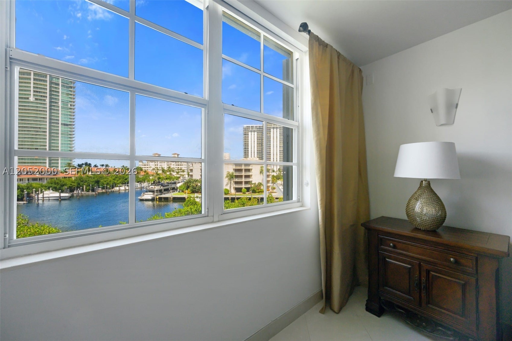 19999 E Country Club Dr #1406, Aventura FL 33180
