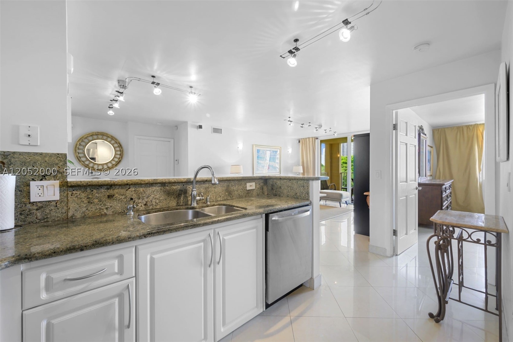 19999 E Country Club Dr #1406, Aventura FL 33180