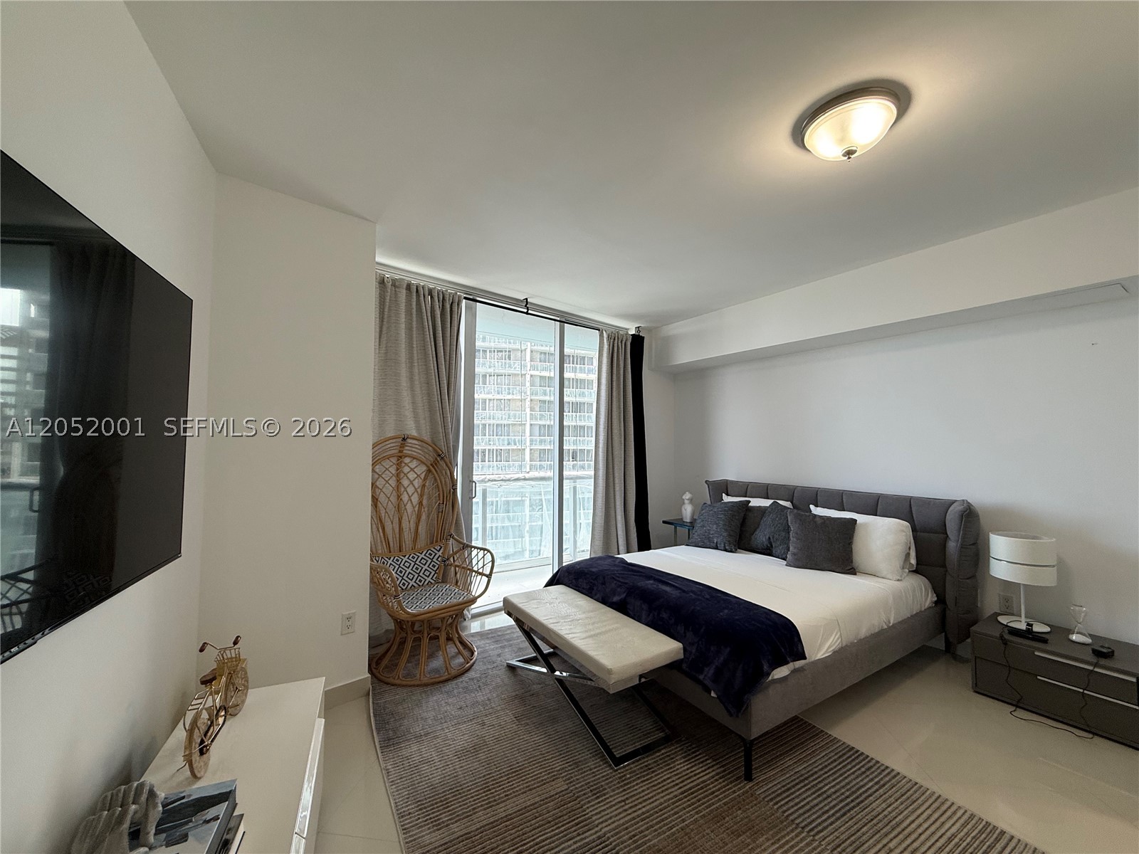 475 Brickell Ave #3207, Miami FL 33131