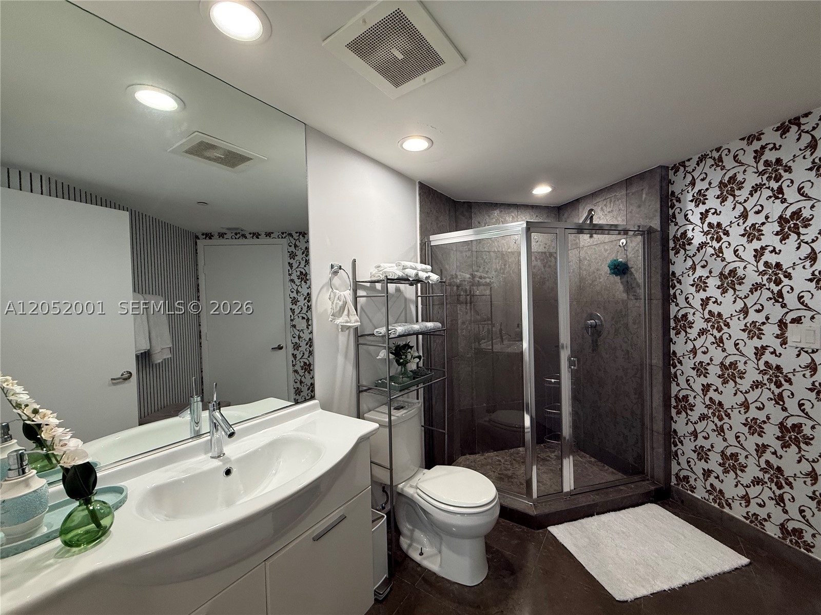 475 Brickell Ave #3207, Miami FL 33131