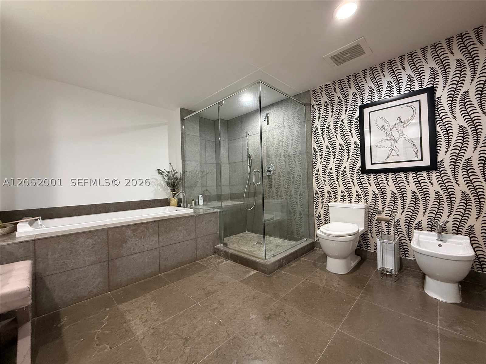 475 Brickell Ave #3207, Miami FL 33131