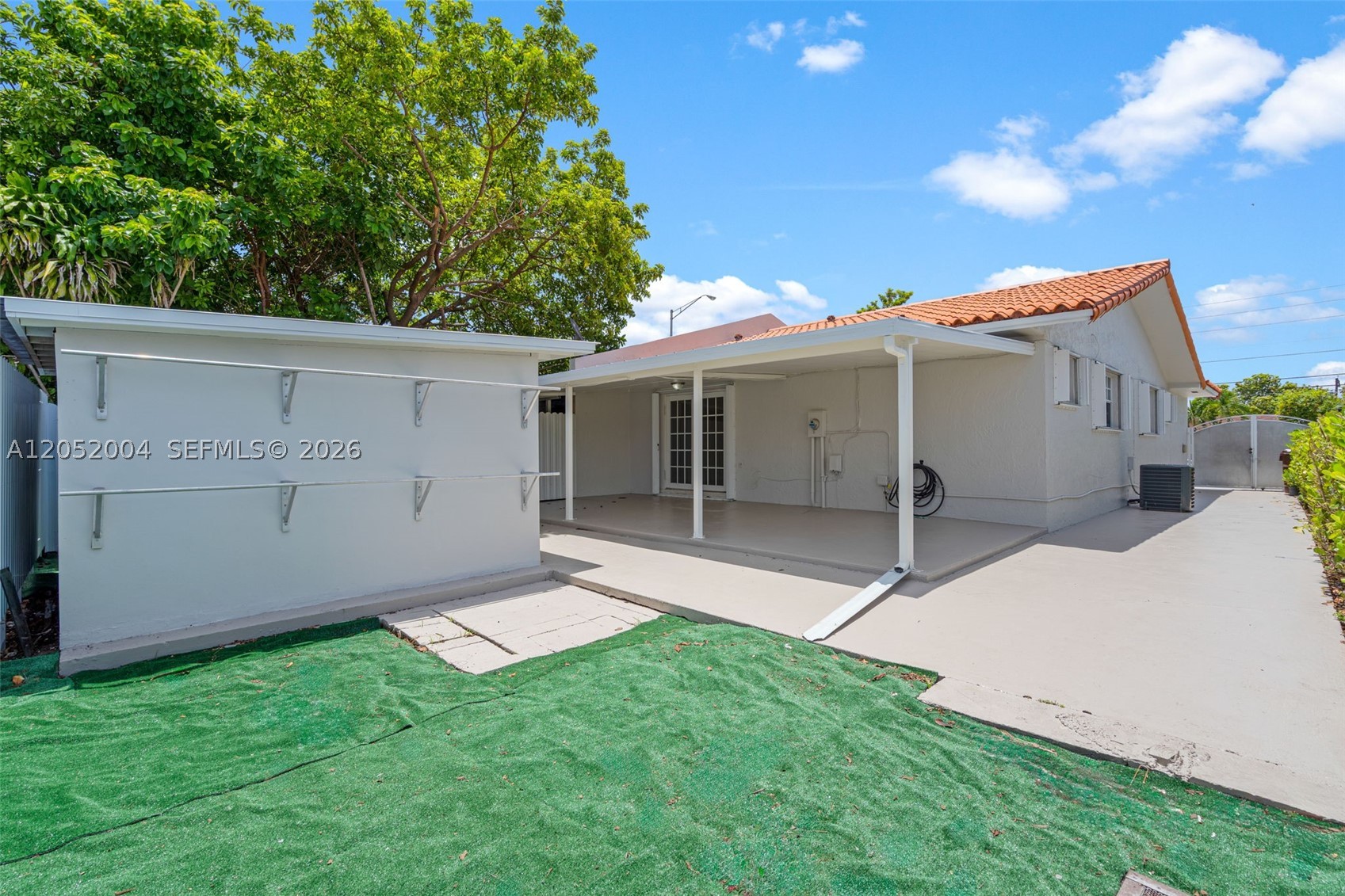 1333 W 37th St, Hialeah FL 33012