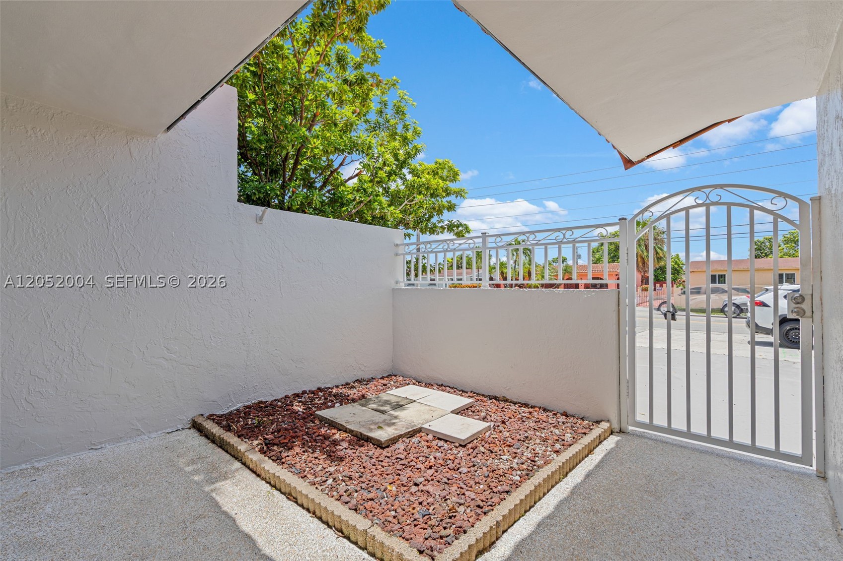 1333 W 37th St, Hialeah FL 33012