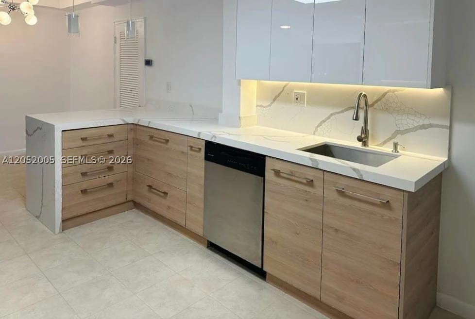 910 Bay Dr #9, Miami Beach FL 33141