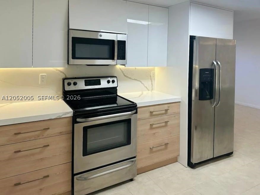 910 Bay Dr #9, Miami Beach FL 33141