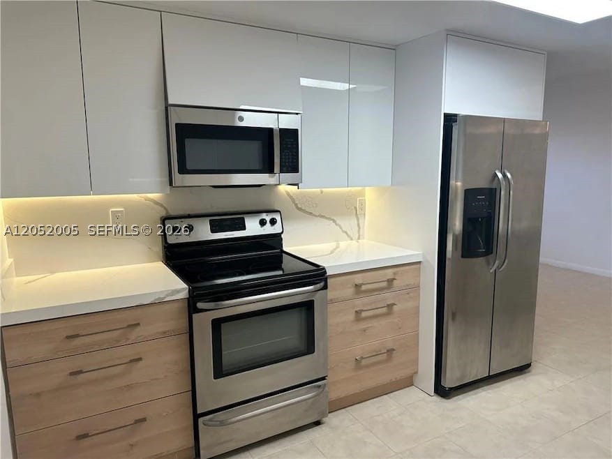 910 Bay Dr #9, Miami Beach FL 33141