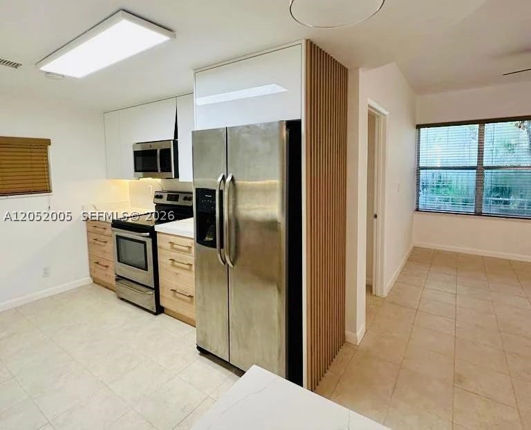 910 Bay Dr #9, Miami Beach FL 33141