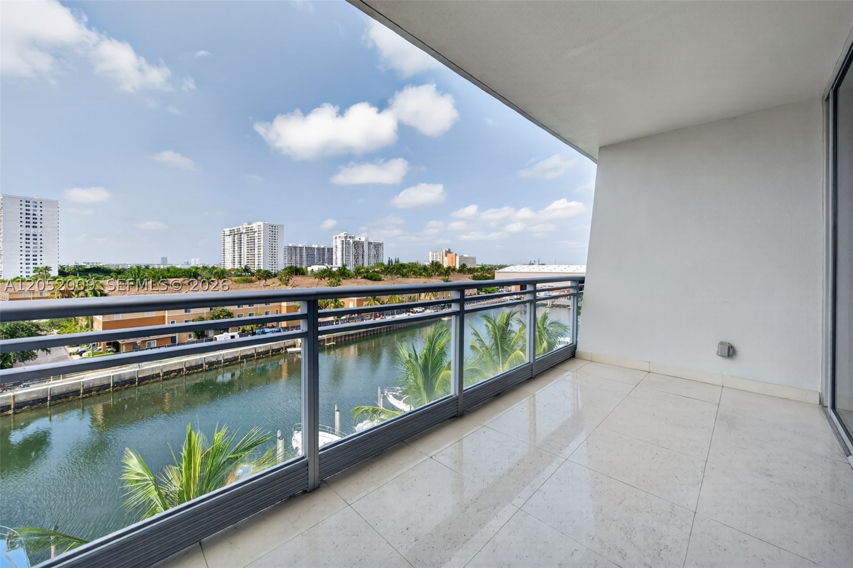 2950 NE 188th St #406, Aventura FL 33180