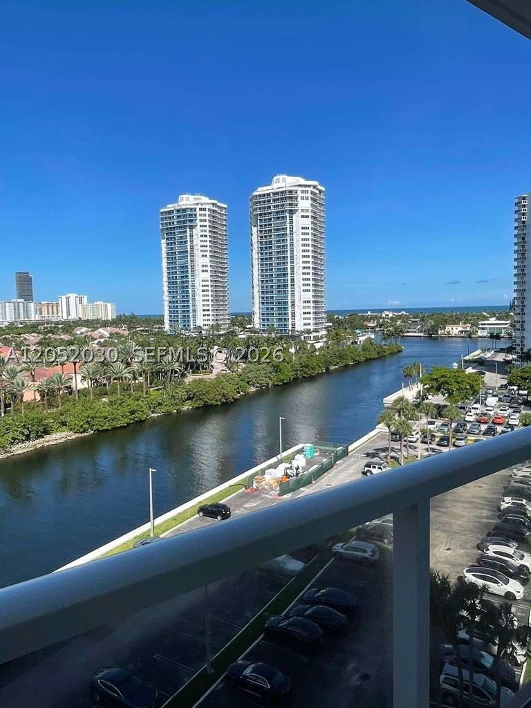 3701 N Country Club Dr #902, Aventura FL 33180