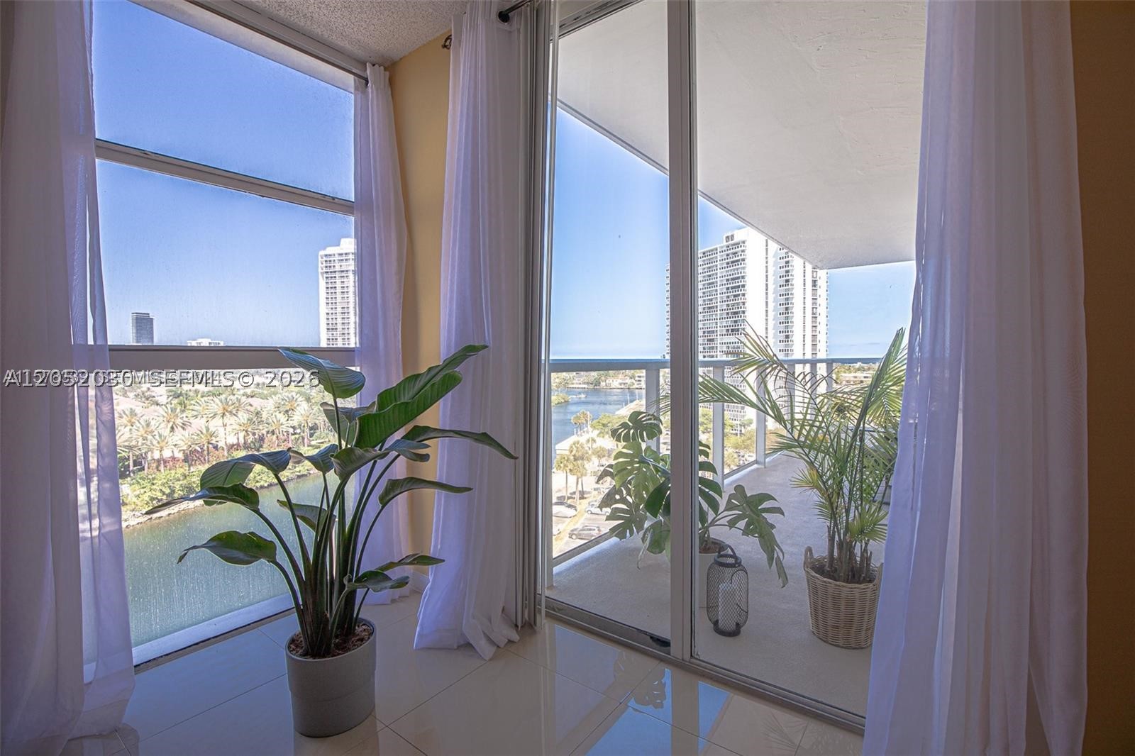 3701 N Country Club Dr #902, Aventura FL 33180