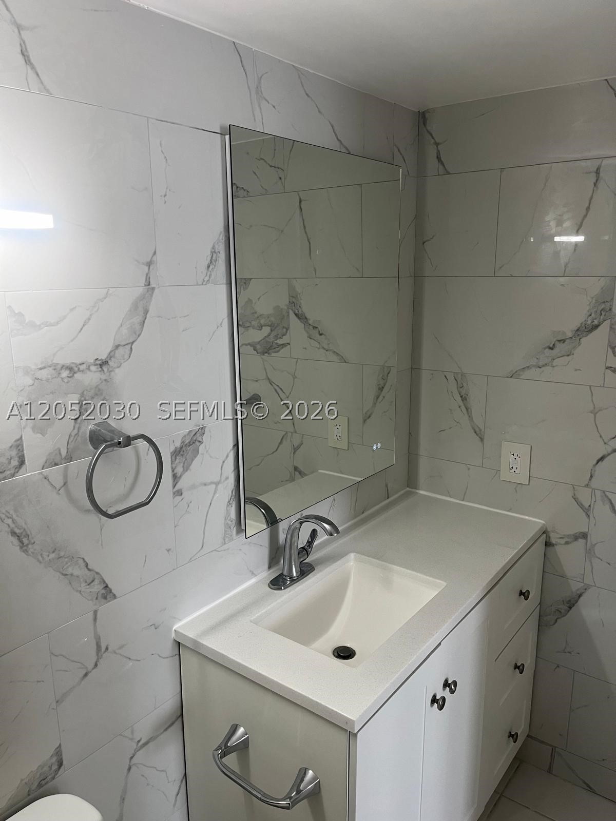 3701 N Country Club Dr #902, Aventura FL 33180