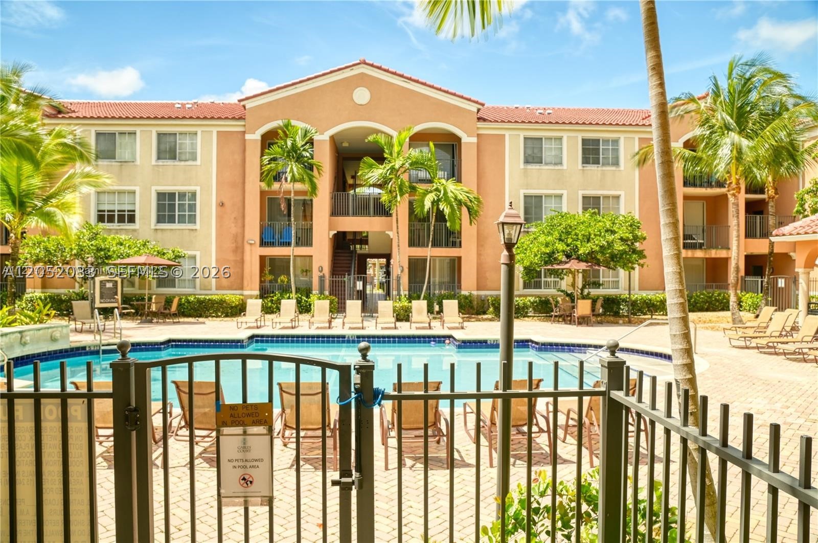 6861 SW 44th St #209, Miami FL 33155