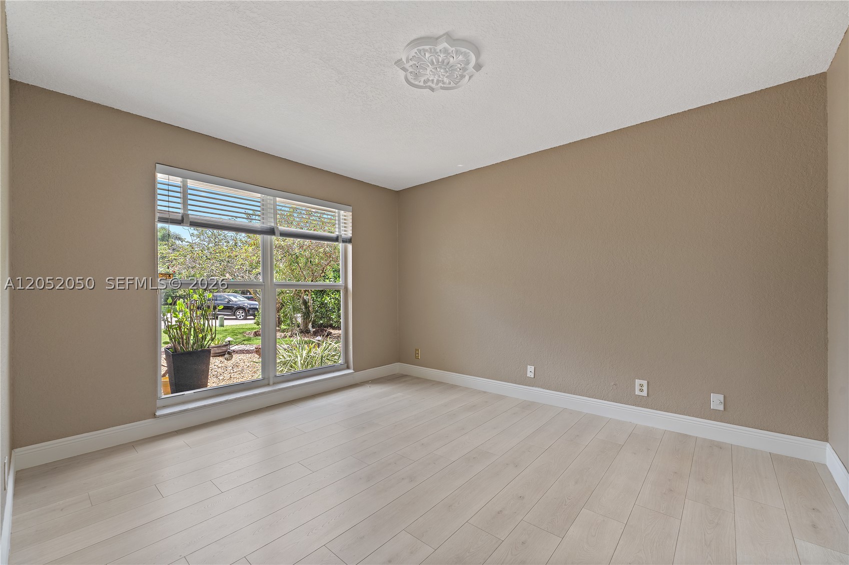 6307 Silk Oak Cir, Tamarac FL 33319