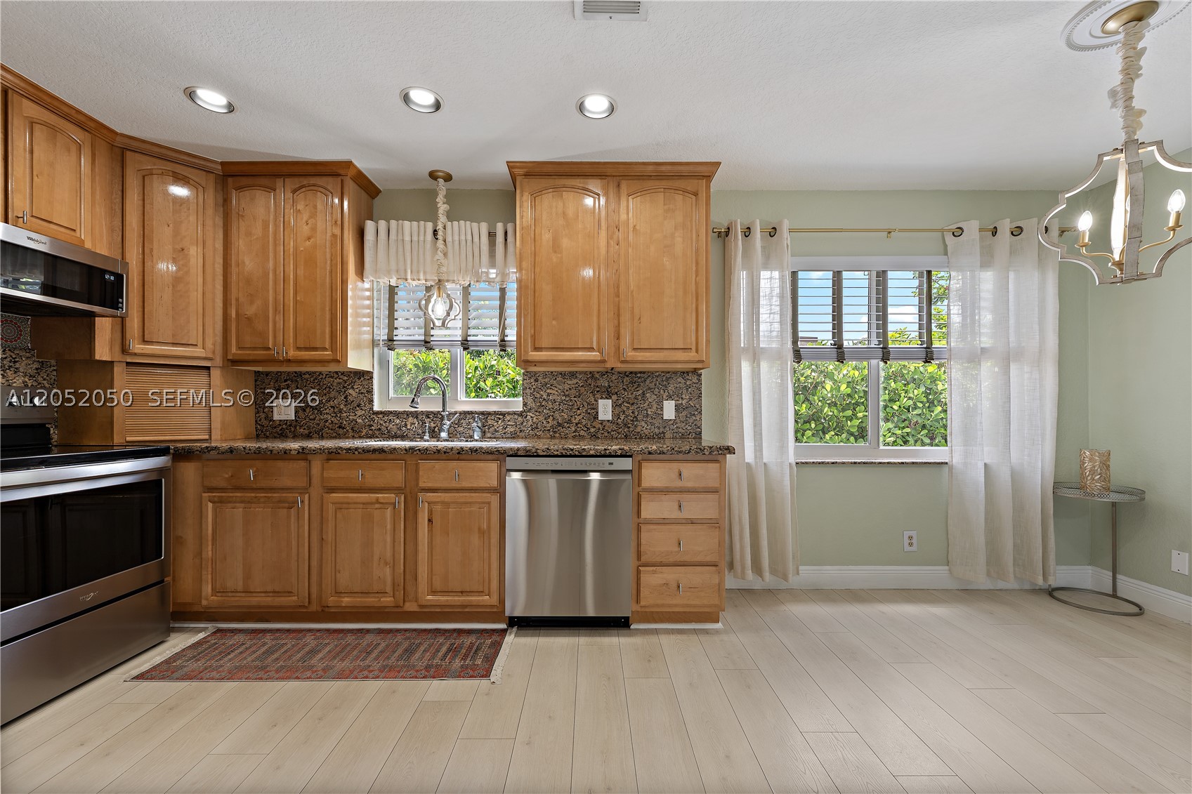 6307 Silk Oak Cir, Tamarac FL 33319