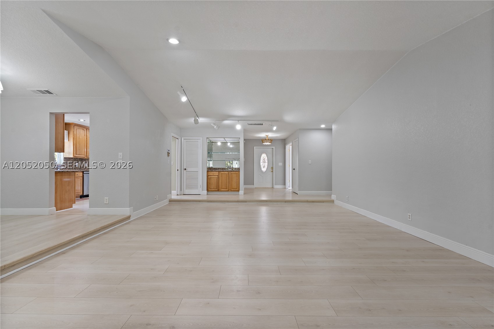 6307 Silk Oak Cir, Tamarac FL 33319