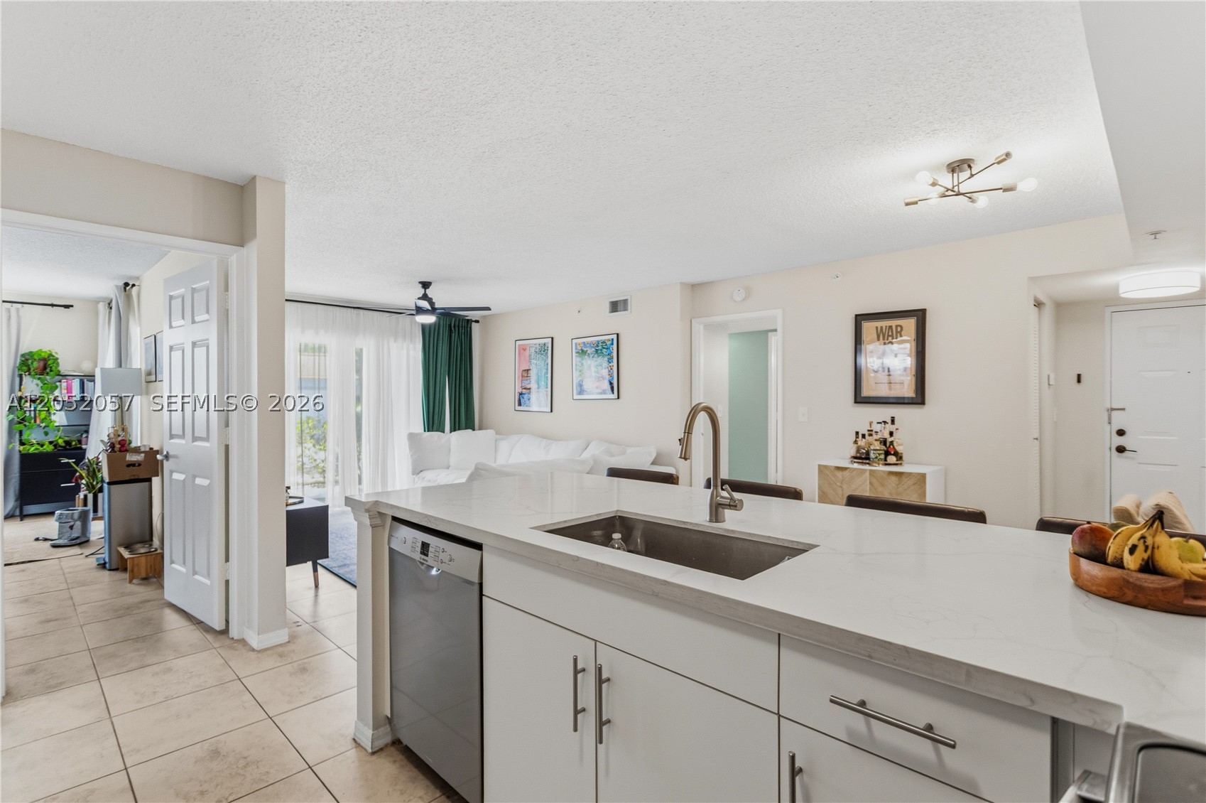 2640 S University Dr #111, Davie FL 33328