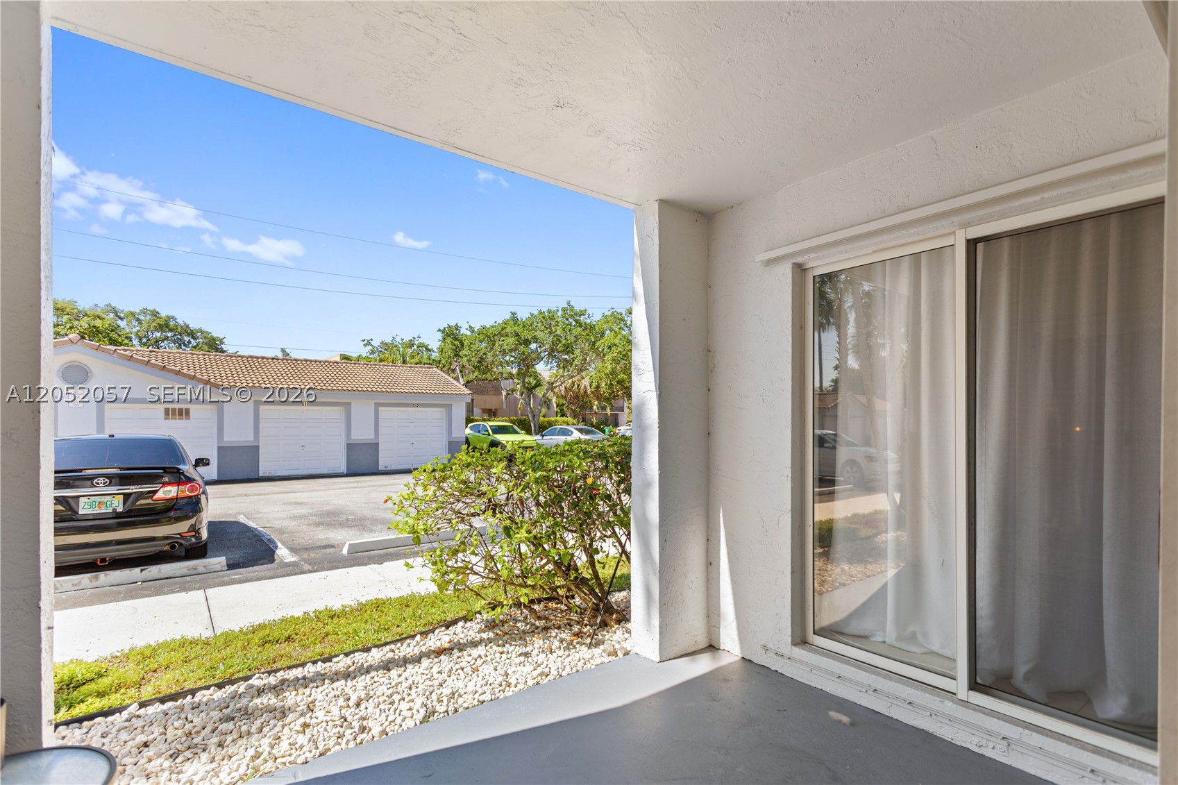 2640 S University Dr #111, Davie FL 33328