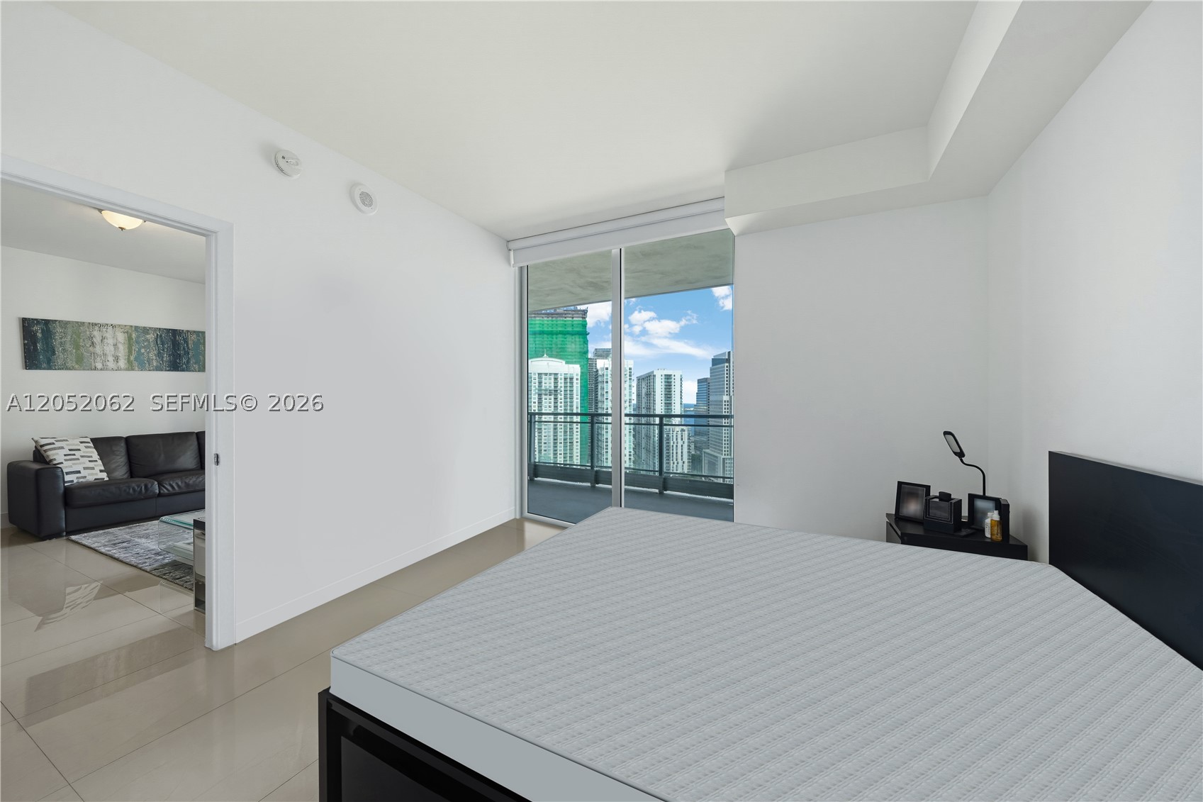 90 SW 3rd St #3511, Miami FL 33130