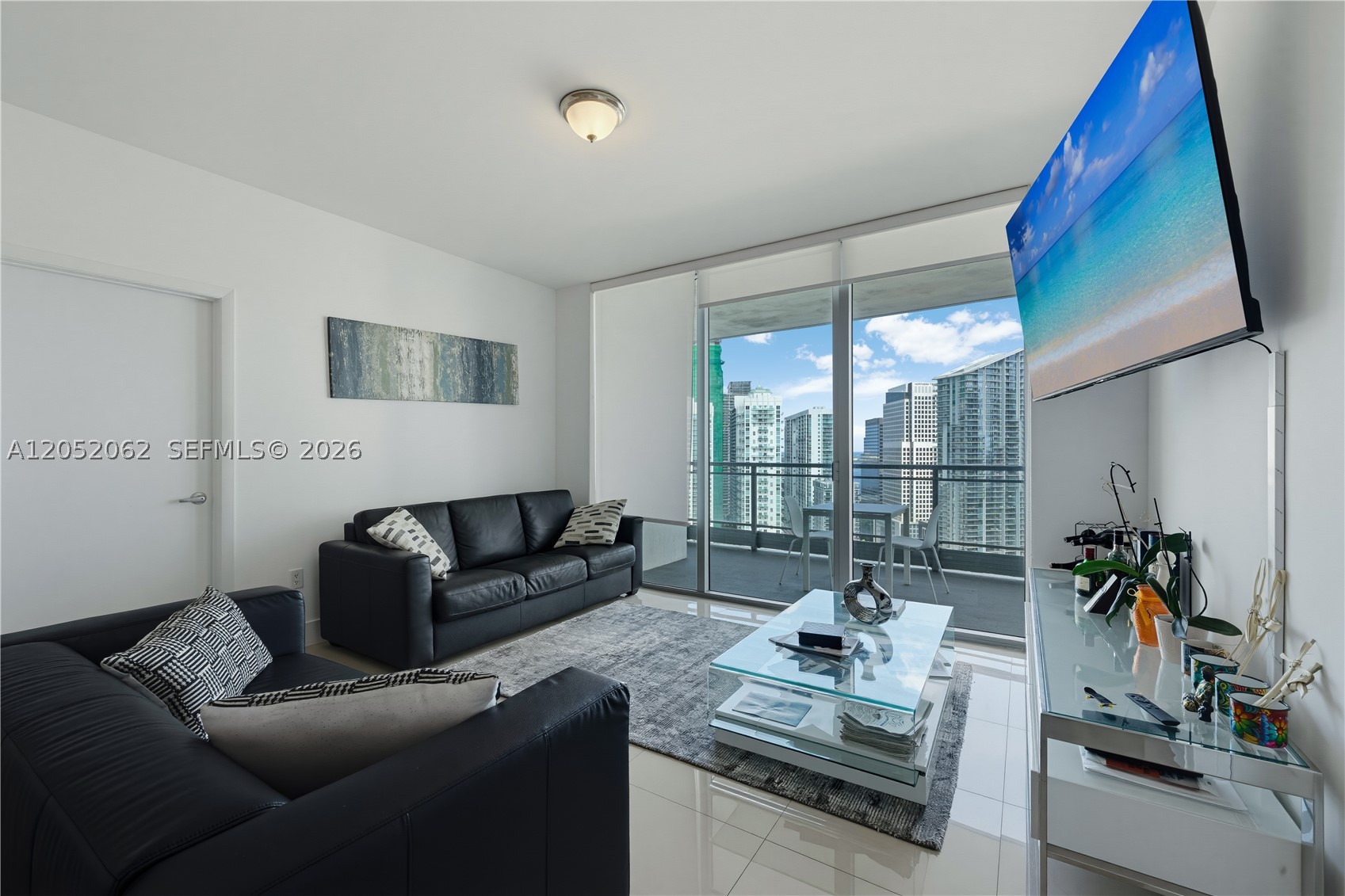 90 SW 3rd St #3511, Miami FL 33130