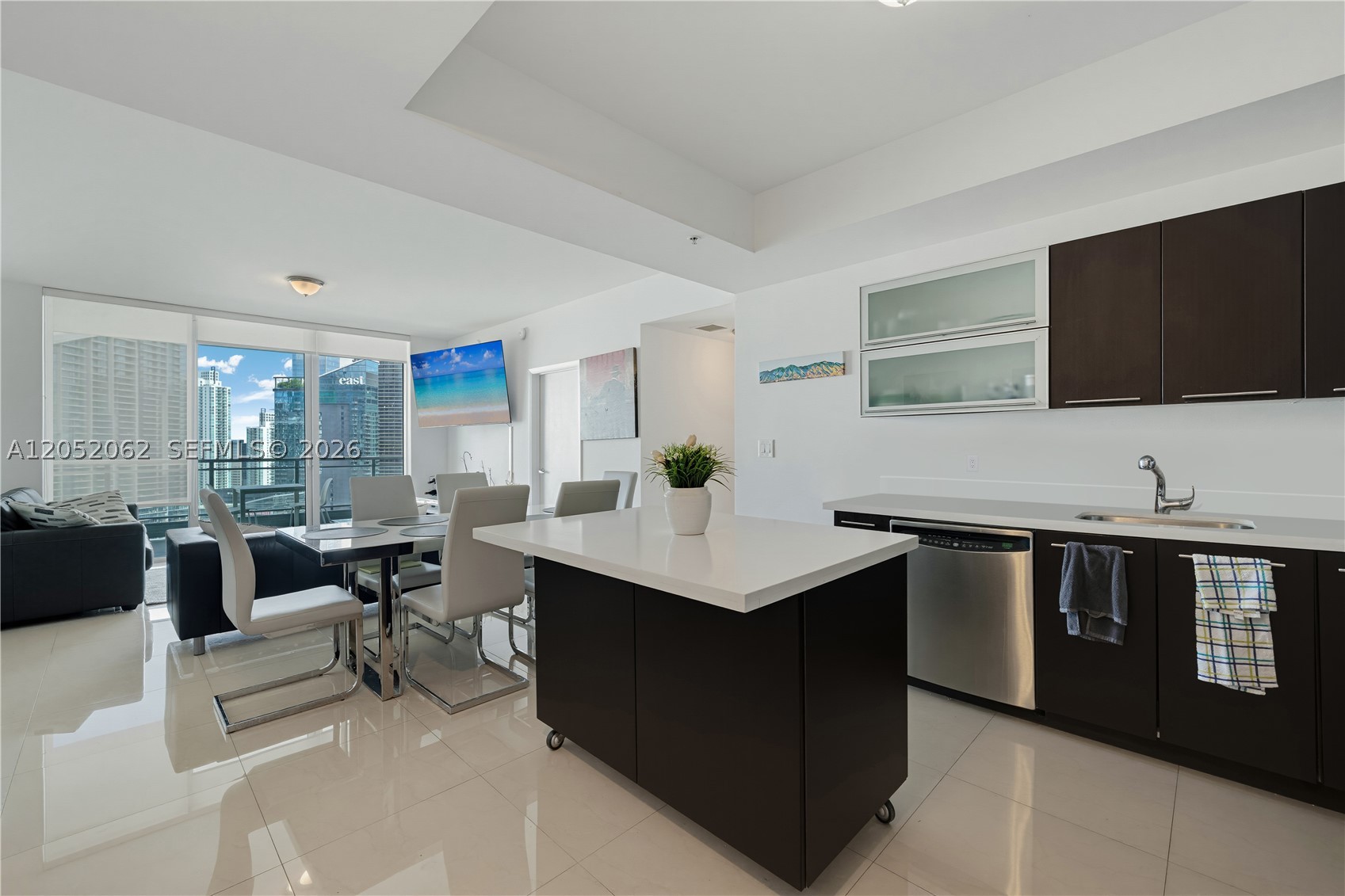 90 SW 3rd St #3511, Miami FL 33130