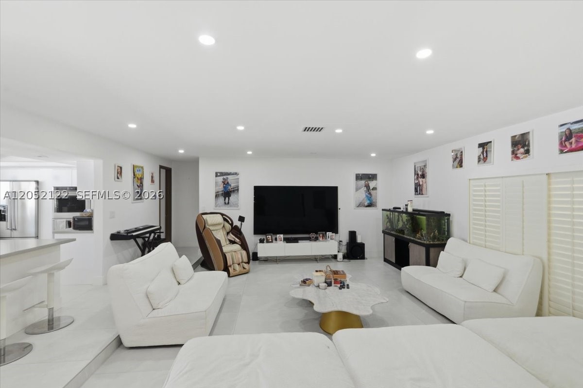 3321 NE 170th St #3321, North Miami Beach FL 33160
