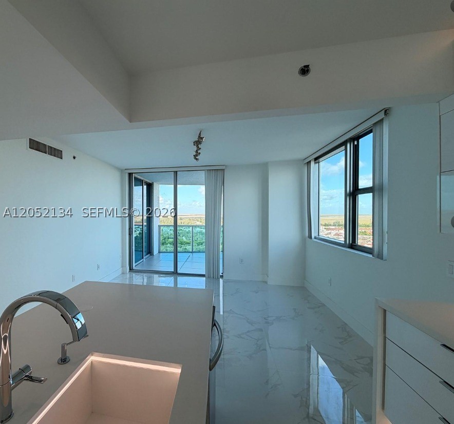2641 N Flamingo Rd #2208N, Sunrise FL 33323