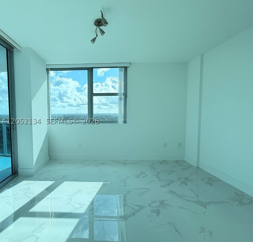 2641 N Flamingo Rd #2208N, Sunrise FL 33323