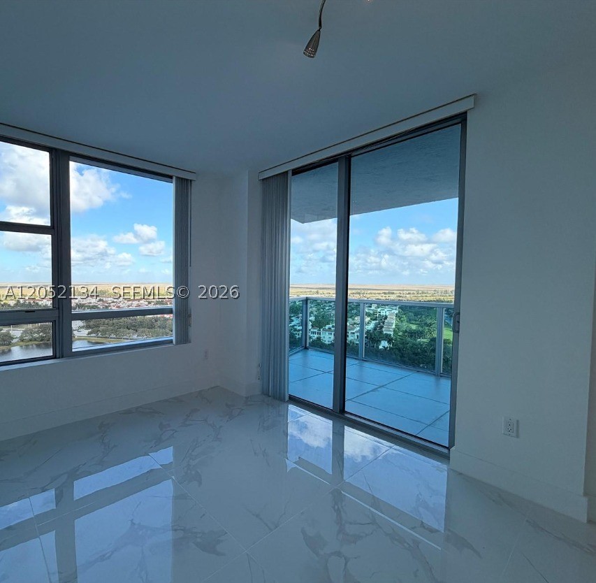 2641 N Flamingo Rd #2208N, Sunrise FL 33323