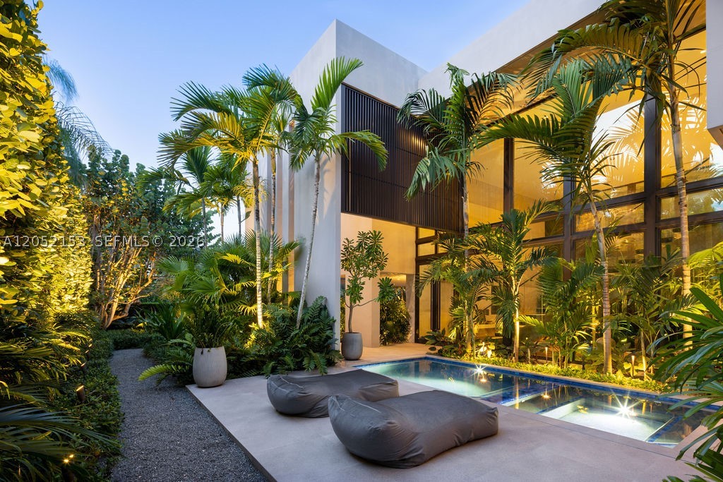 3910 Battersea Rd, Miami FL 33133