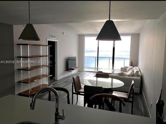 600 NE 27th St #2202, Miami FL 33137