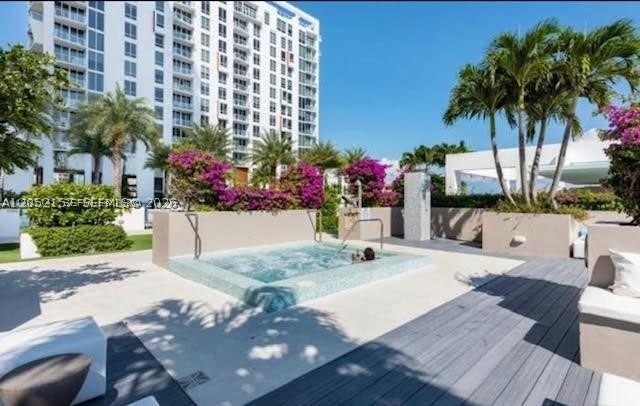 600 NE 27th St #2202, Miami FL 33137