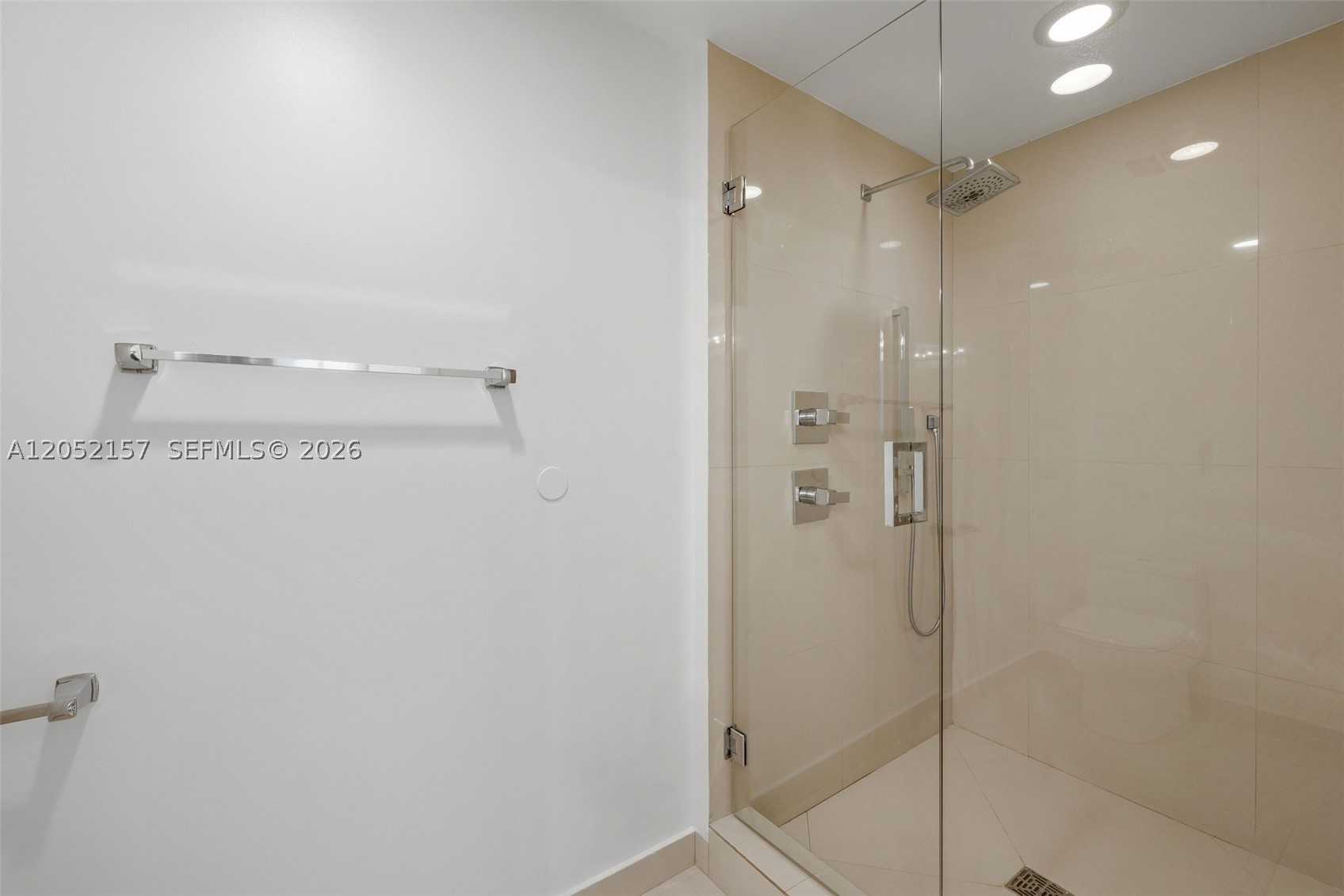 600 NE 27th St #2202, Miami FL 33137