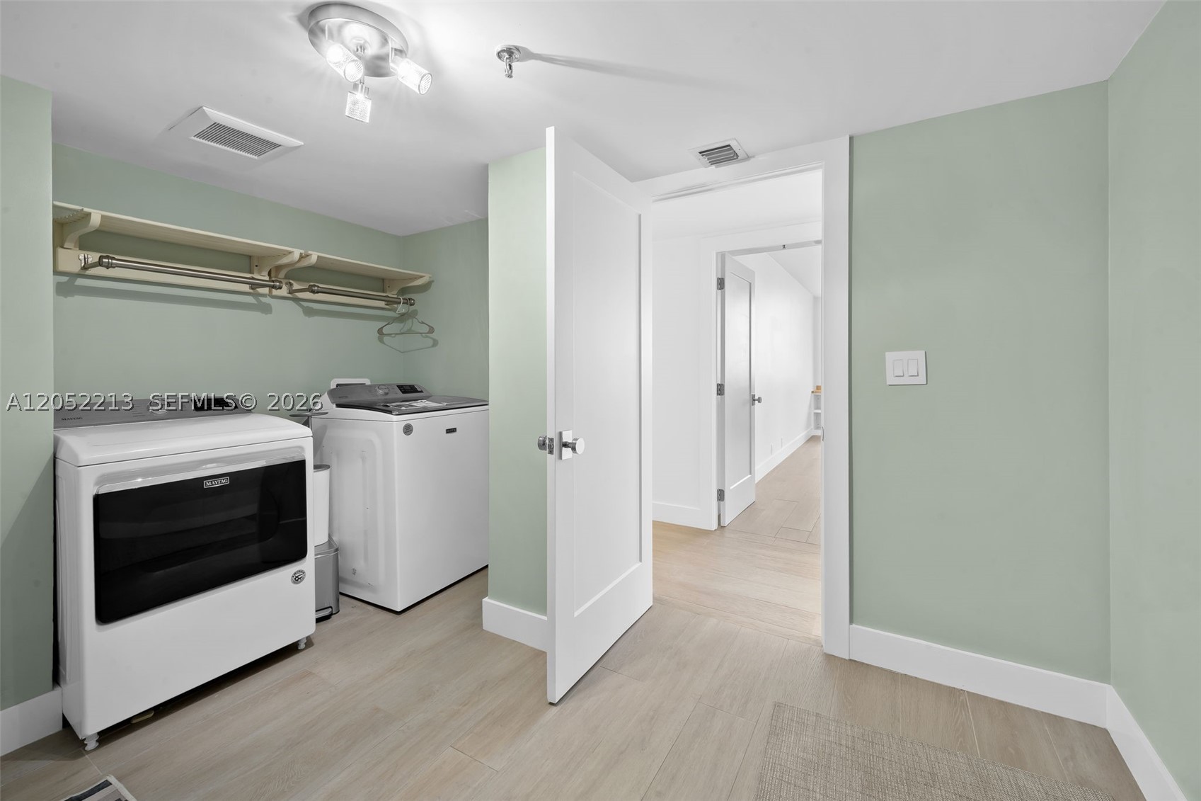 520 Brickell Key Dr #A1206, Miami FL 33131