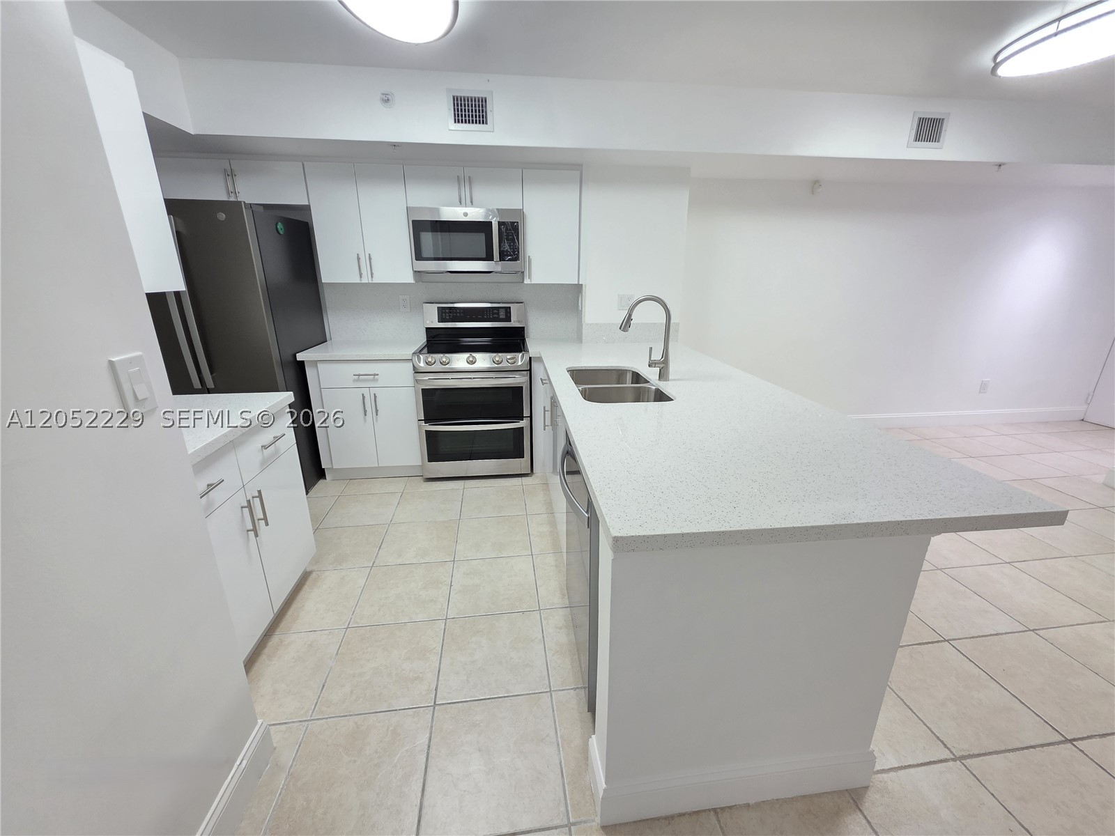 2620 S University Dr #111, Davie FL 33328