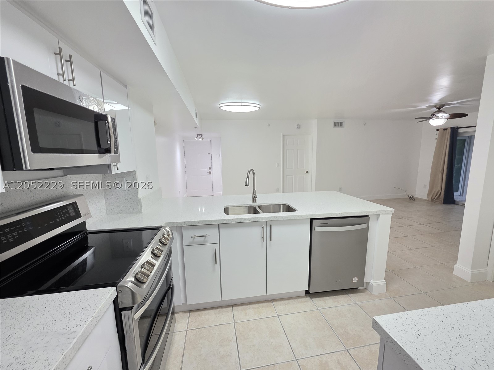 2620 S University Dr #111, Davie FL 33328