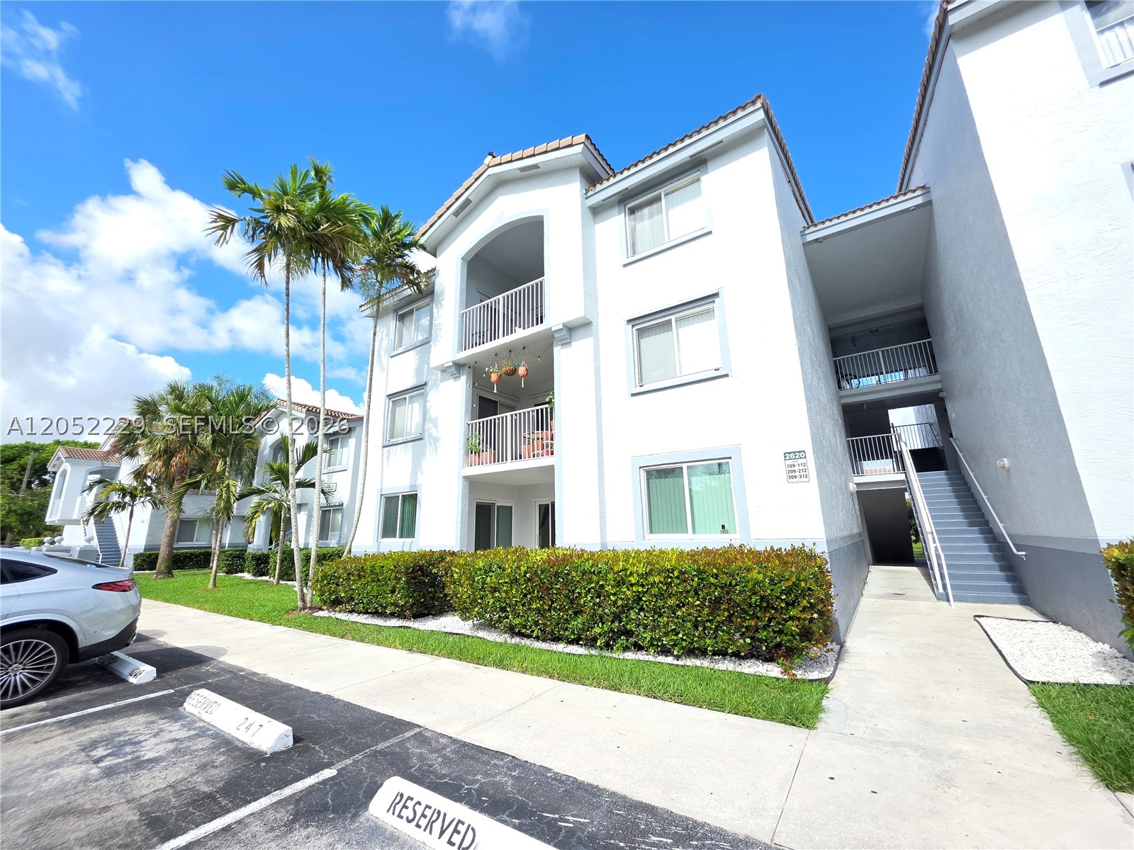 2620 S University Dr #111, Davie FL 33328