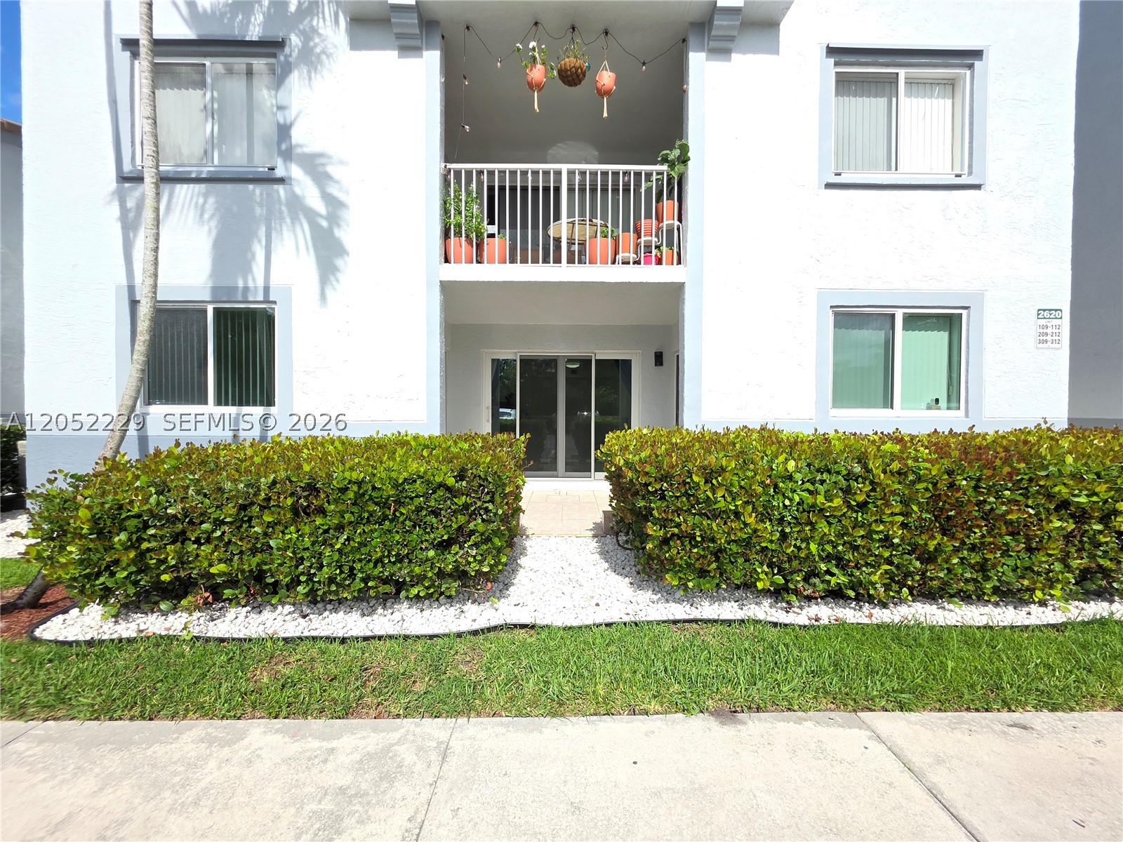 2620 S University Dr #111, Davie FL 33328