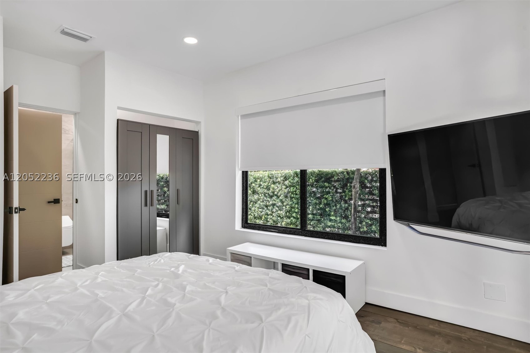 2484 SW 25th St, Miami FL 33133