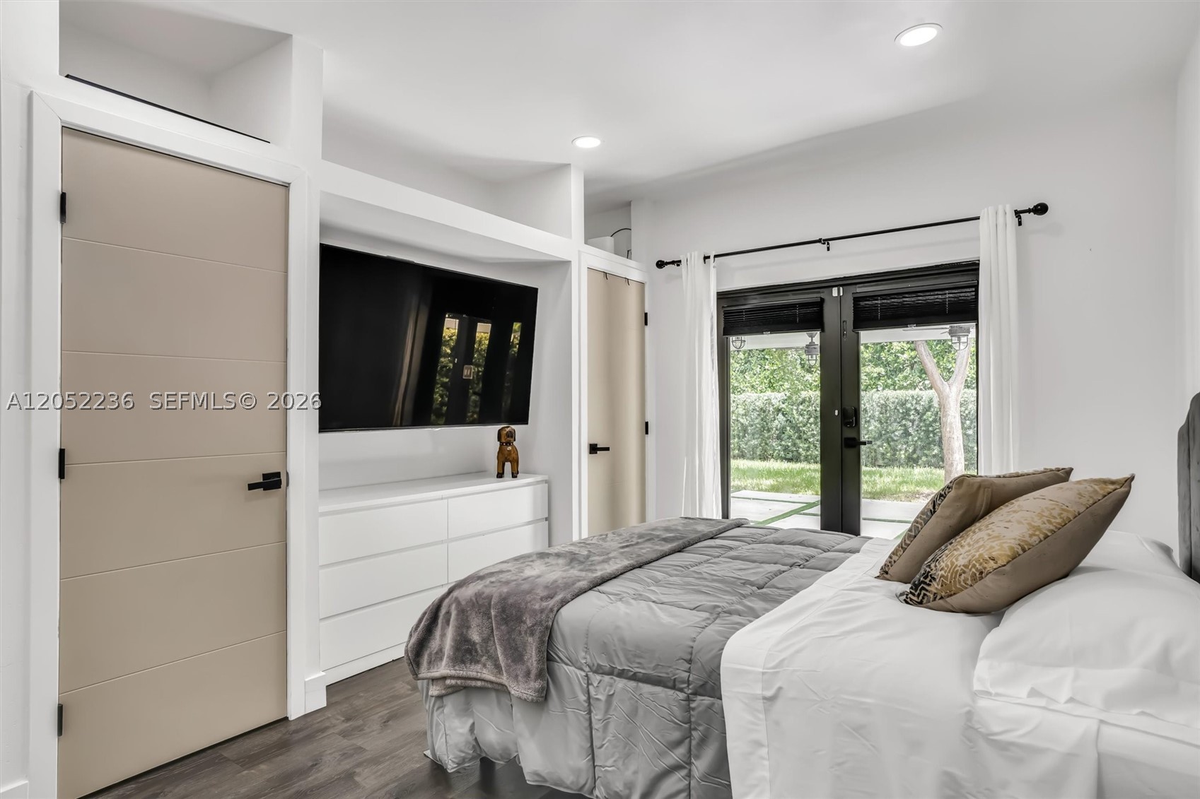 2484 SW 25th St, Miami FL 33133