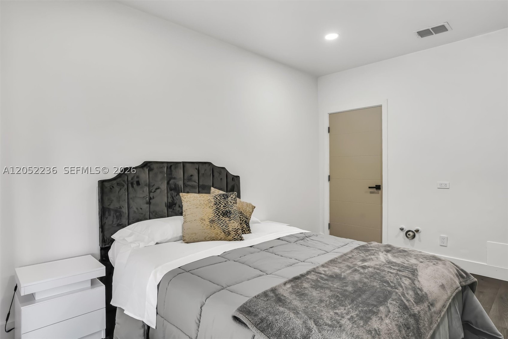 2484 SW 25th St, Miami FL 33133