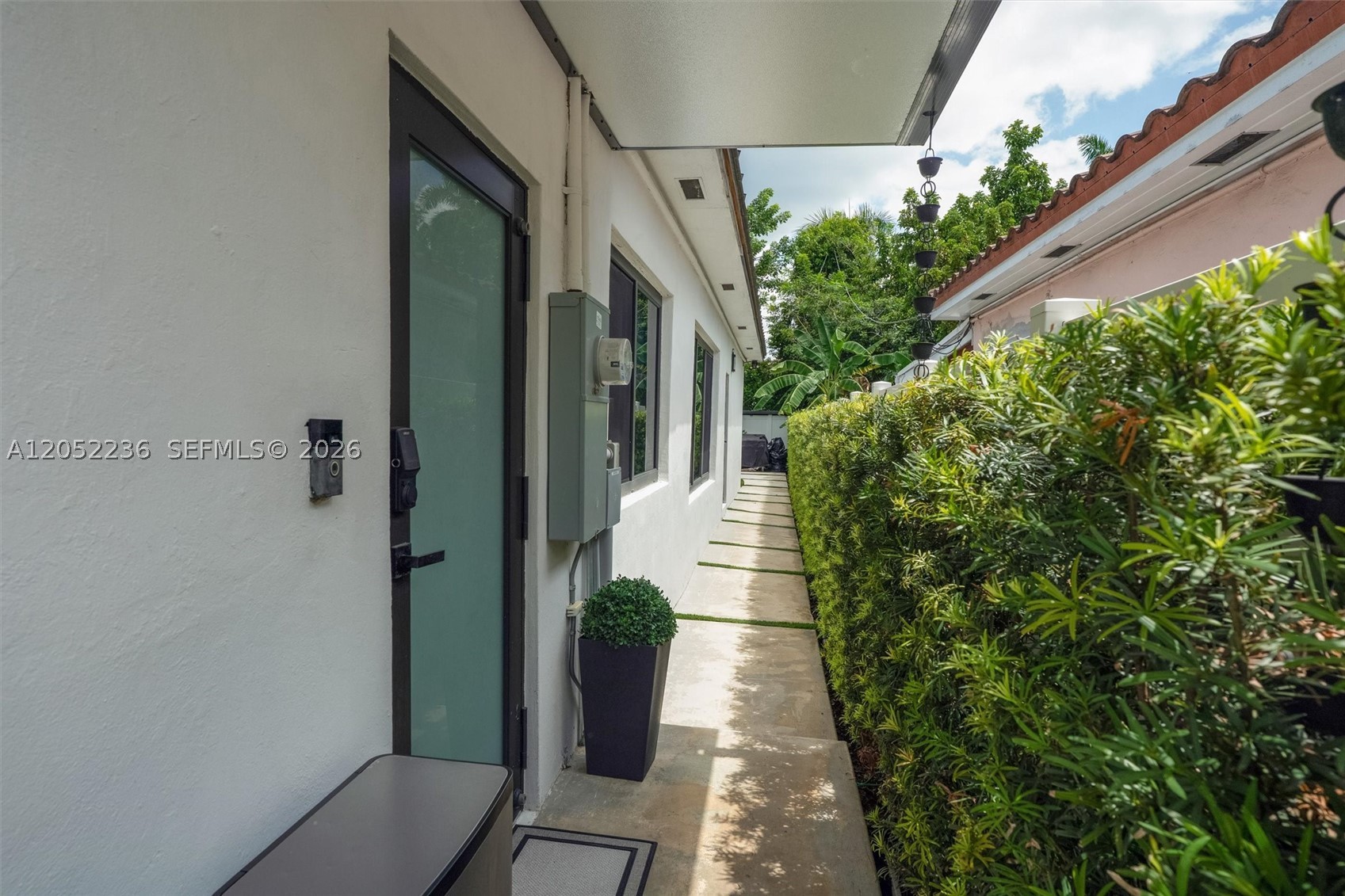2484 SW 25th St, Miami FL 33133