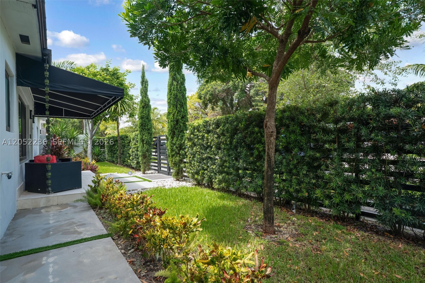 2484 SW 25th St, Miami FL 33133