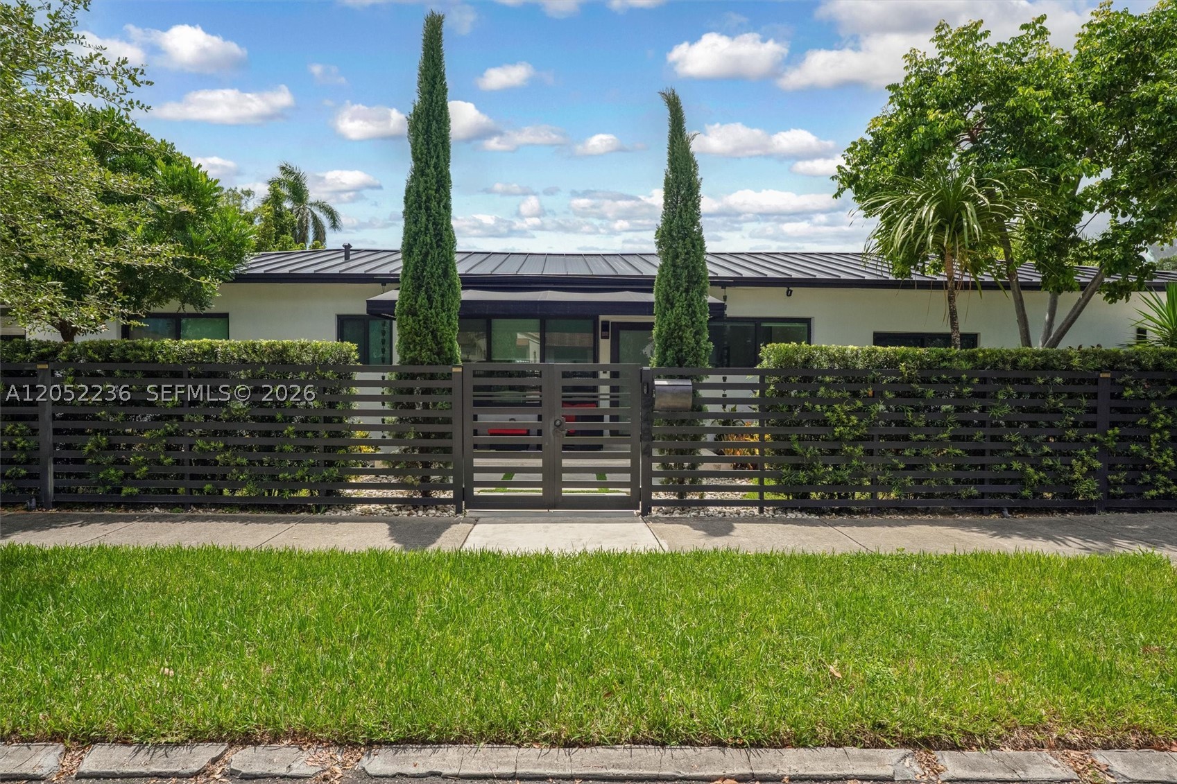 2484 SW 25th St, Miami FL 33133