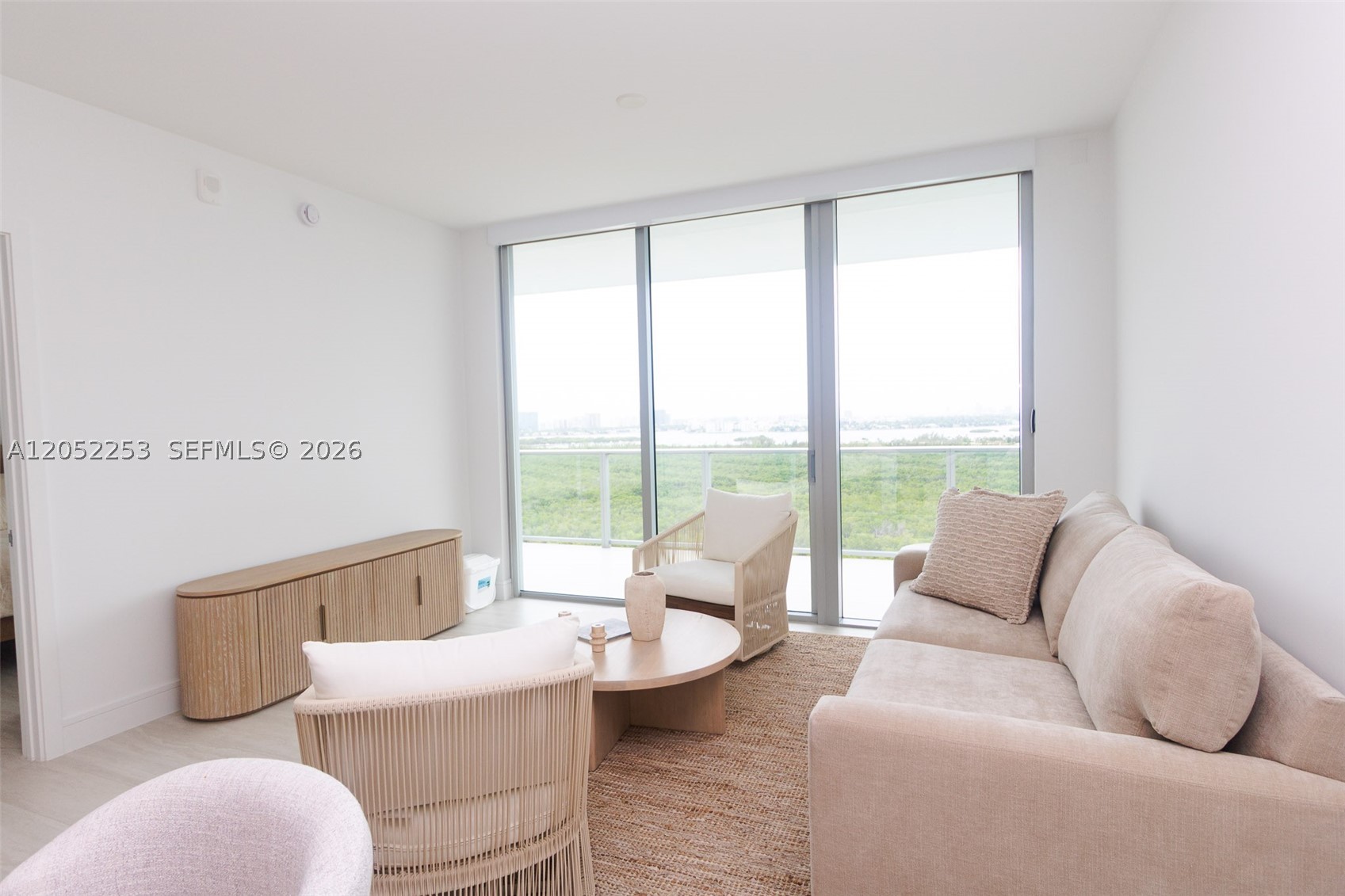 2411 Laguna Circle #1704, North Miami FL 33181