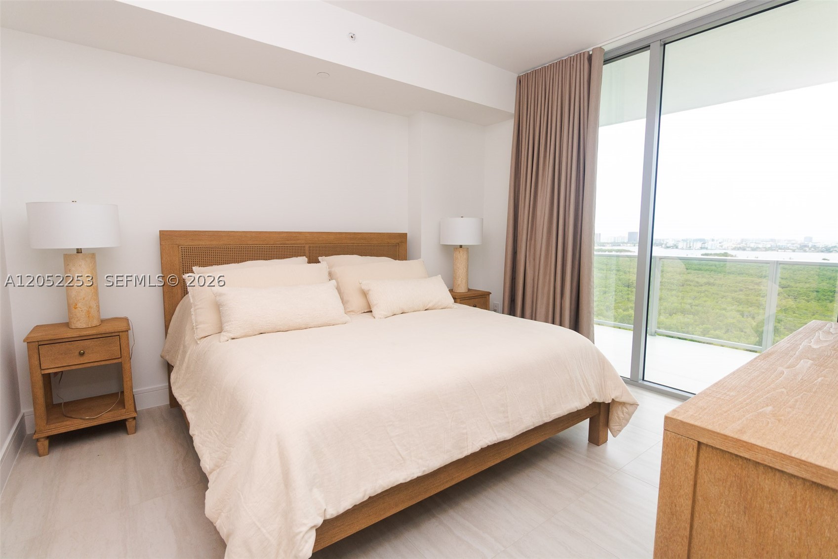 2411 Laguna Circle #1704, North Miami FL 33181